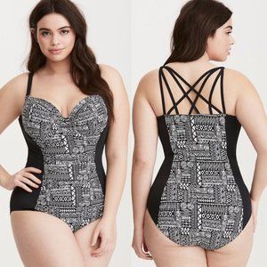 Torrid Black & White One Piece Swimsuit Size 3X | Strappy Back Tummy Control